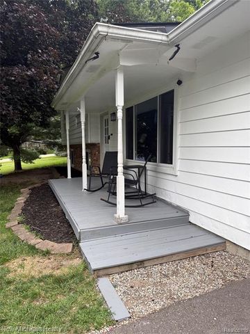 12335 Erika Street, Hartland, MI 48353
