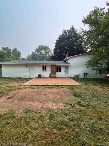 12335 Erika Street, Hartland, MI 48353