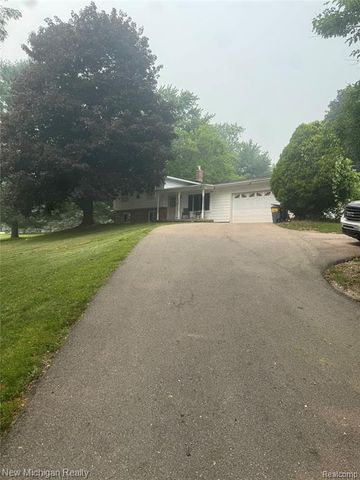 12335 Erika Street, Hartland, MI 48353
