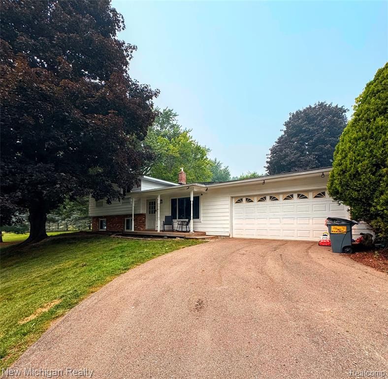 12335 Erika Street, Hartland, MI 48353