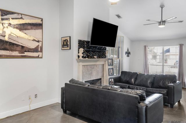 17349 Cherry Creek Dr, Prairieville, LA 70769