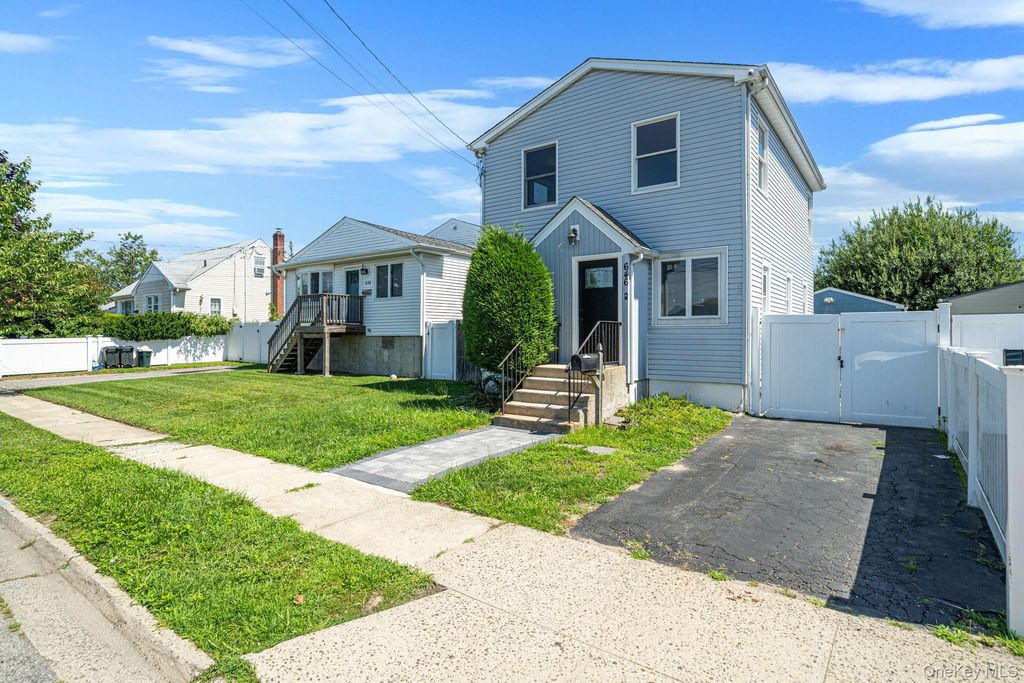 646 S 7th Street, Lindenhurst, NY 11757 — exterior