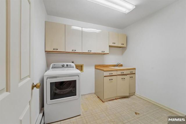 62 Parkway, Rochelle Park, NJ 07662