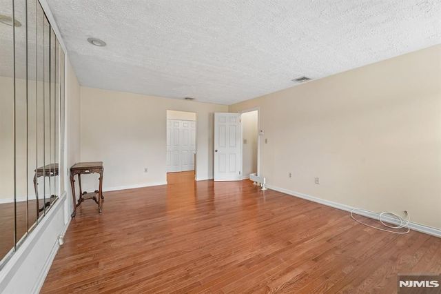 62 Parkway, Rochelle Park, NJ 07662