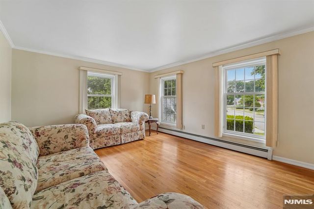62 Parkway, Rochelle Park, NJ 07662