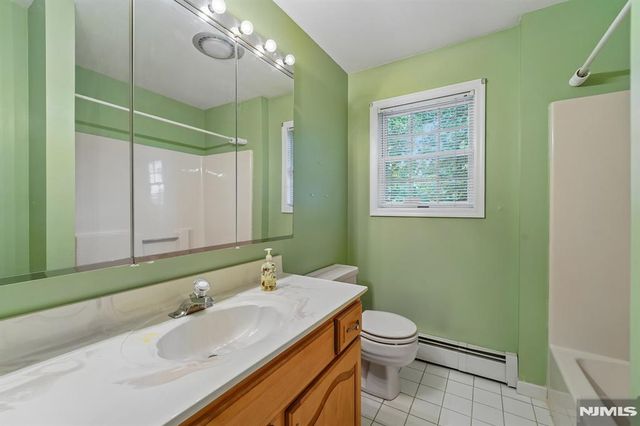 62 Parkway, Rochelle Park, NJ 07662