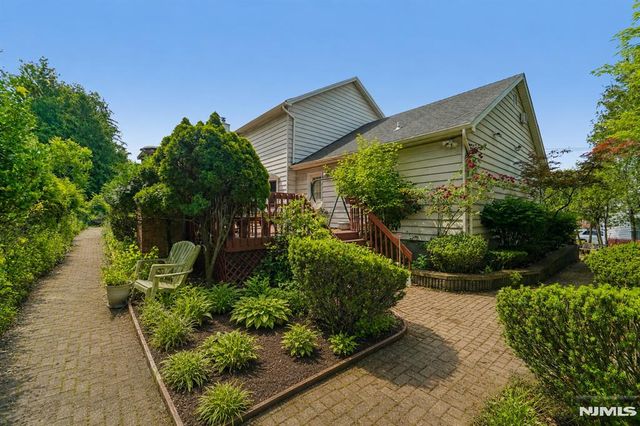 62 Parkway, Rochelle Park, NJ 07662