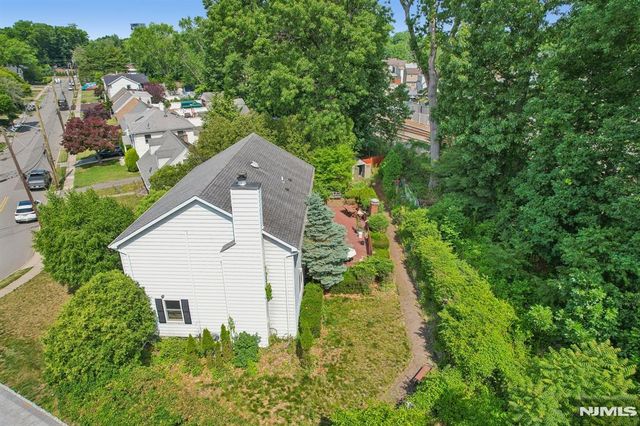 62 Parkway, Rochelle Park, NJ 07662