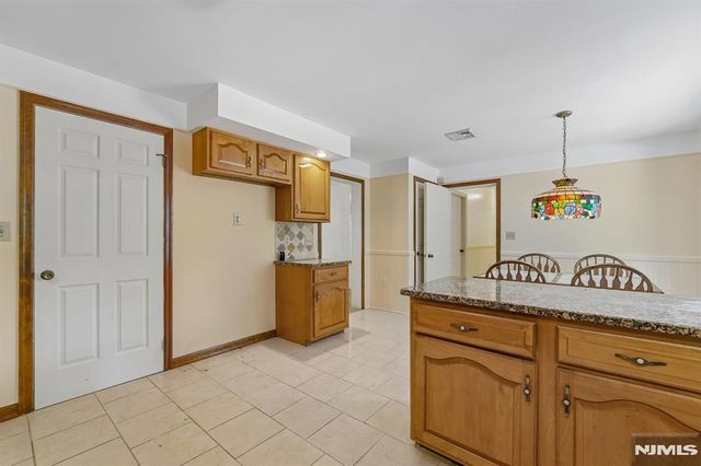 62 Parkway, Rochelle Park, NJ 07662