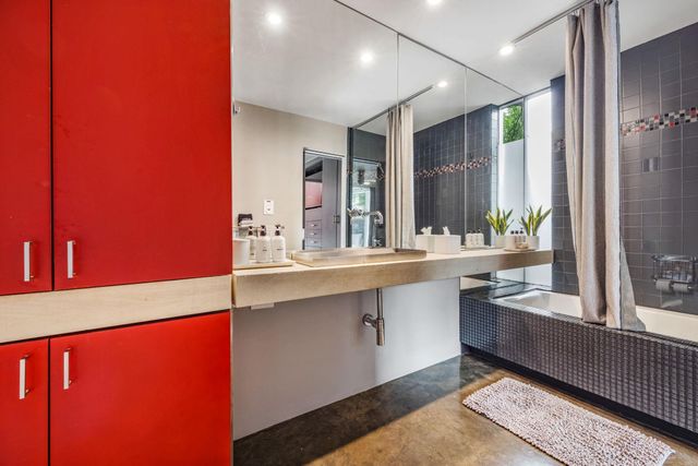 704 W Live Oak ST, Austin, TX 78704