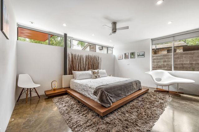 704 W Live Oak ST, Austin, TX 78704