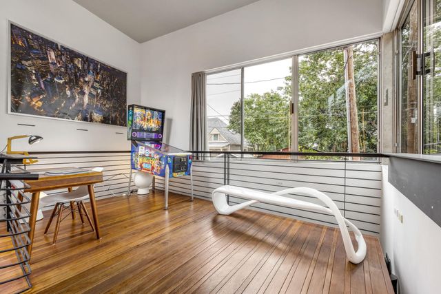 704 W Live Oak ST, Austin, TX 78704