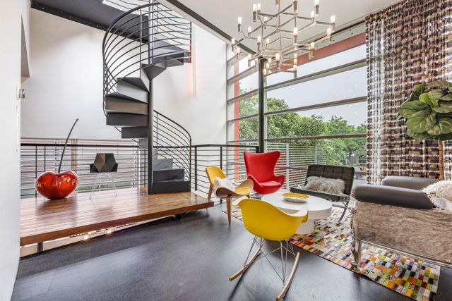 704 W Live Oak ST, Austin, TX 78704