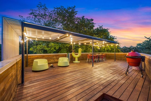 704 W Live Oak ST, Austin, TX 78704