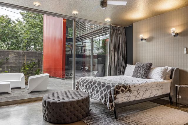 704 W Live Oak ST, Austin, TX 78704