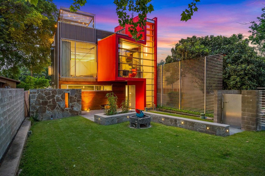 704 W Live Oak ST, Austin, TX 78704