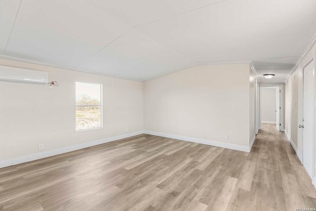 2811 cr 467, Devine, TX 78016