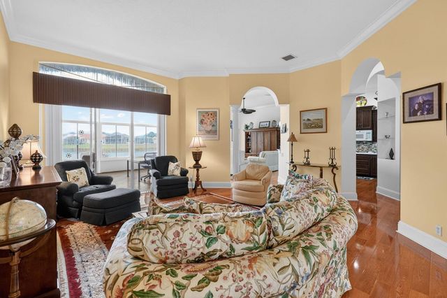 504 NW Serene Meadow Way, Port St. Lucie, FL 34986