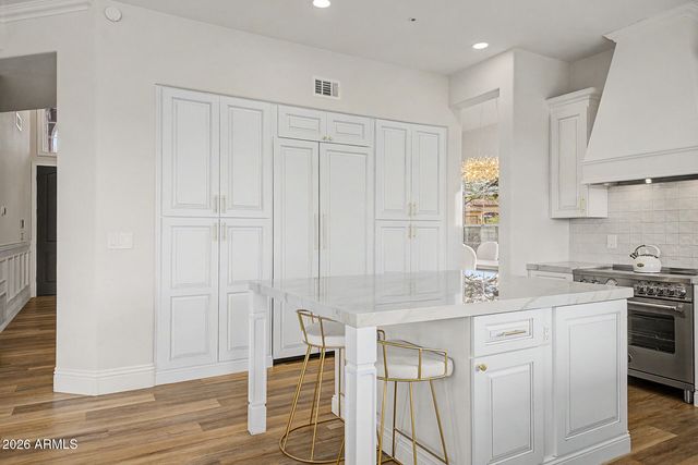 8757 E LARIAT Lane, Scottsdale, AZ 85255