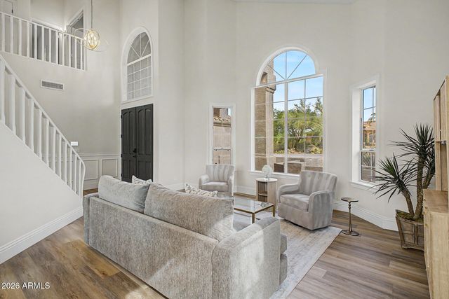 8757 E LARIAT Lane, Scottsdale, AZ 85255