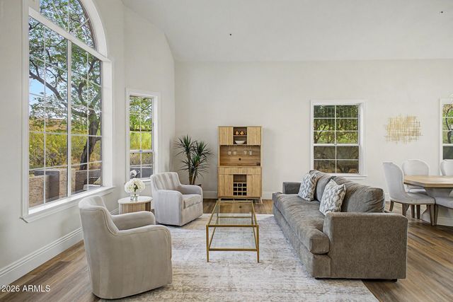 8757 E LARIAT Lane, Scottsdale, AZ 85255