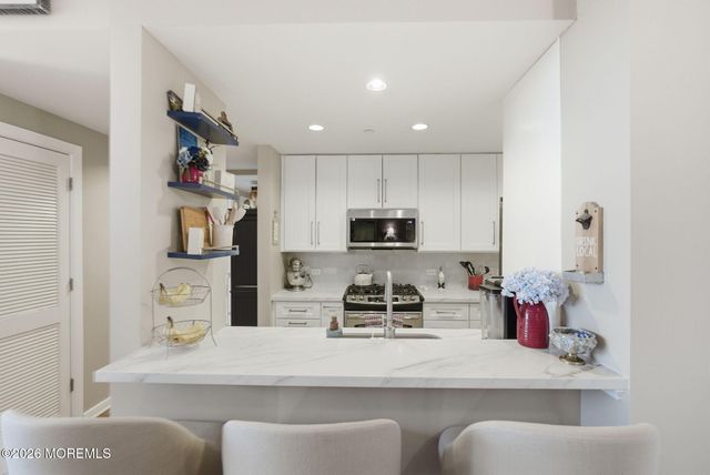 20 Livingston Avenue 506, New Brunswick, NJ 08901