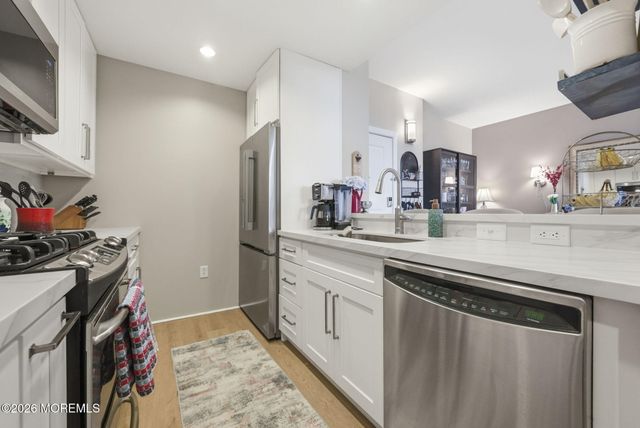 20 Livingston Avenue 506, New Brunswick, NJ 08901