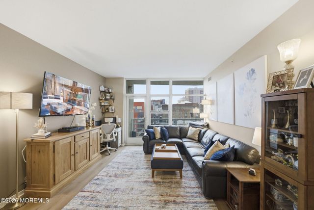 20 Livingston Avenue 506, New Brunswick, NJ 08901