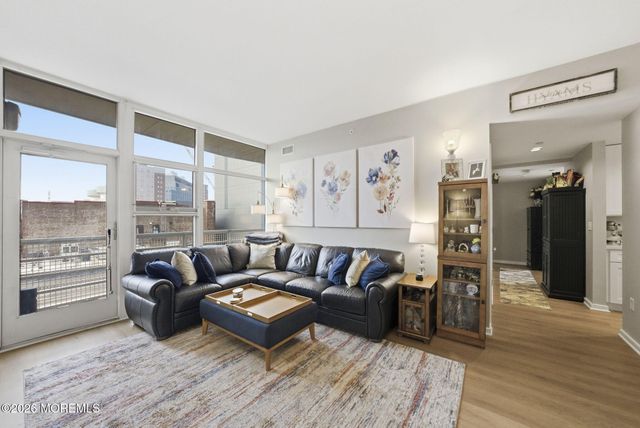 20 Livingston Avenue 506, New Brunswick, NJ 08901