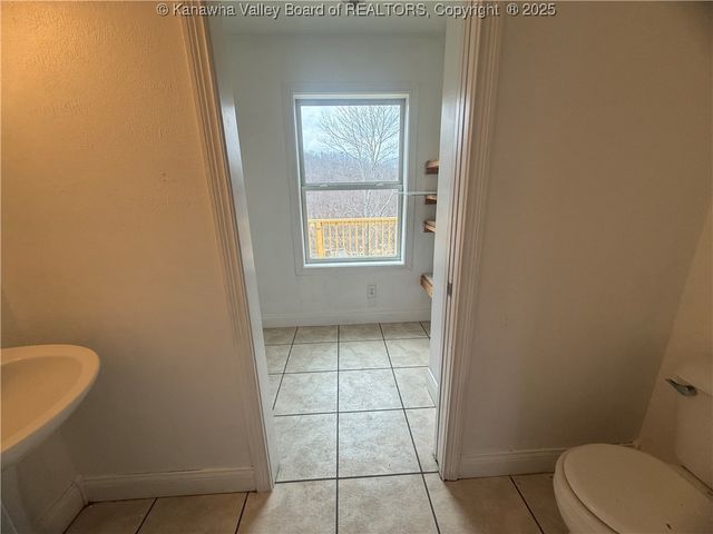 311 Reservoir Road, Madison, WV 25130