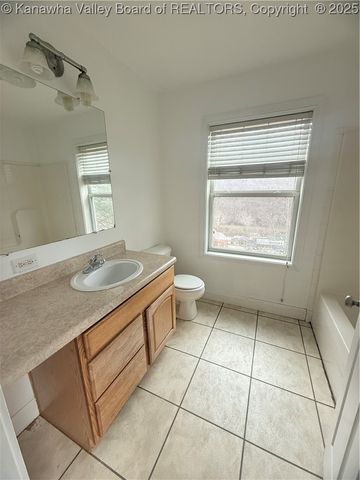 311 Reservoir Road, Madison, WV 25130