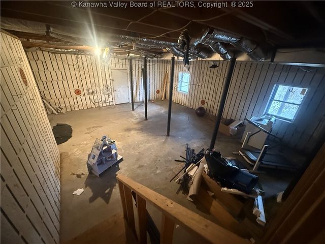 311 Reservoir Road, Madison, WV 25130