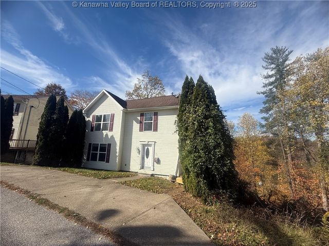 311 Reservoir Road, Madison, WV 25130