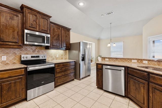 1112 Colony Drive, Greenville, TX 75402