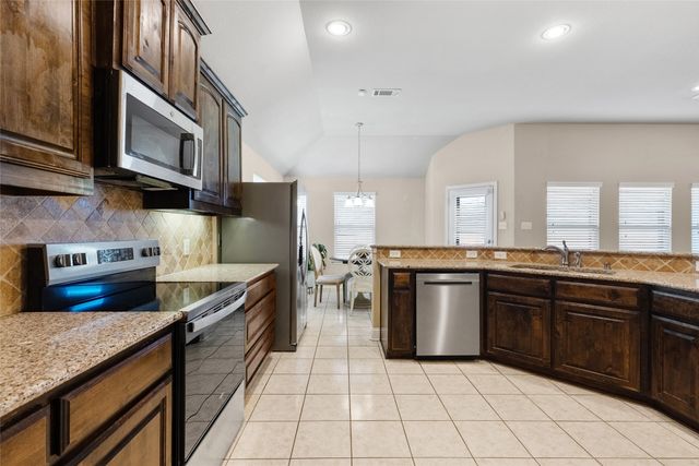 1112 Colony Drive, Greenville, TX 75402