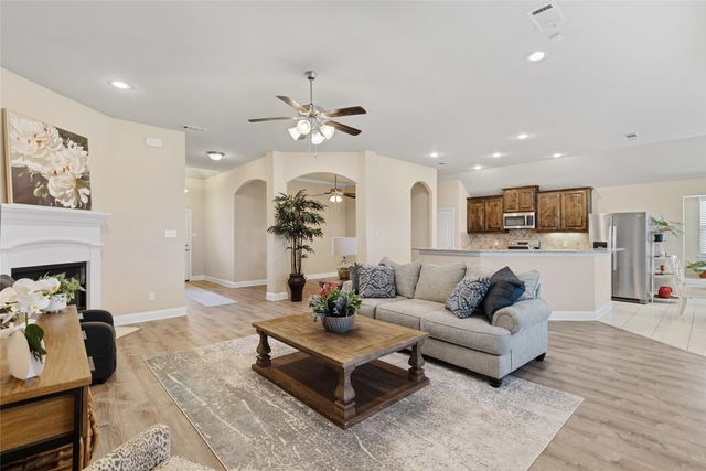 1112 Colony Drive, Greenville, TX 75402