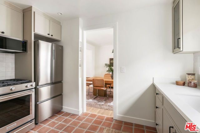 619 N Sycamore Avenue, Los Angeles, CA 90036