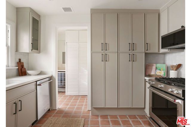 619 N Sycamore Avenue, Los Angeles, CA 90036