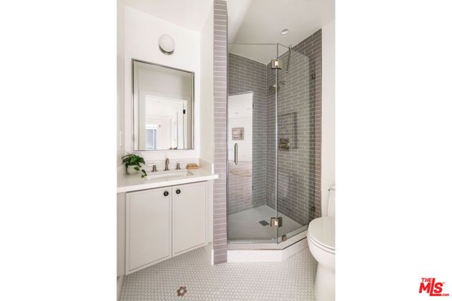 619 N Sycamore Avenue, Los Angeles, CA 90036