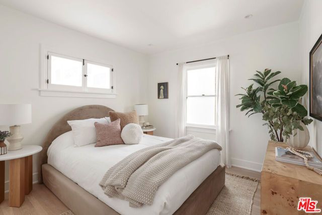 619 N Sycamore Avenue, Los Angeles, CA 90036