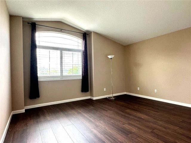 23411 Kingston, Valencia, CA 91354