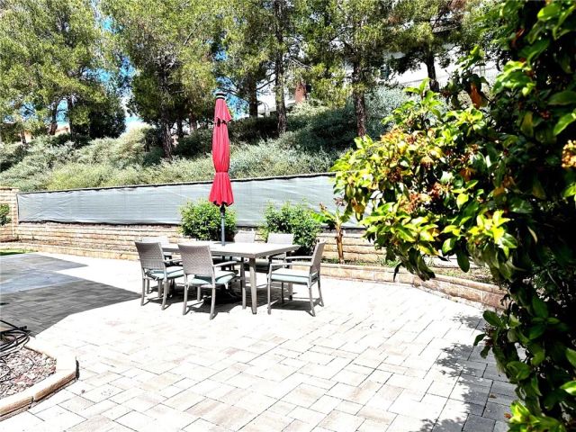 23411 Kingston, Valencia, CA 91354