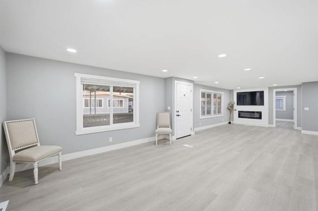 174 Redwood Drive, Hollister, CA 95023