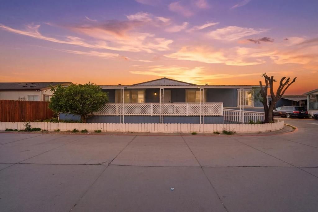 174 Redwood Drive, Hollister, CA 95023