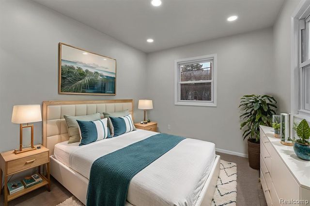 23080 Parklawn Street, Oak Park, MI 48237