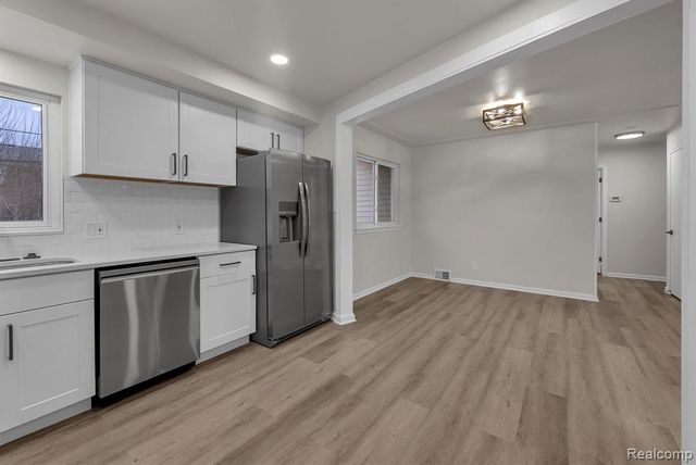 23080 Parklawn Street, Oak Park, MI 48237