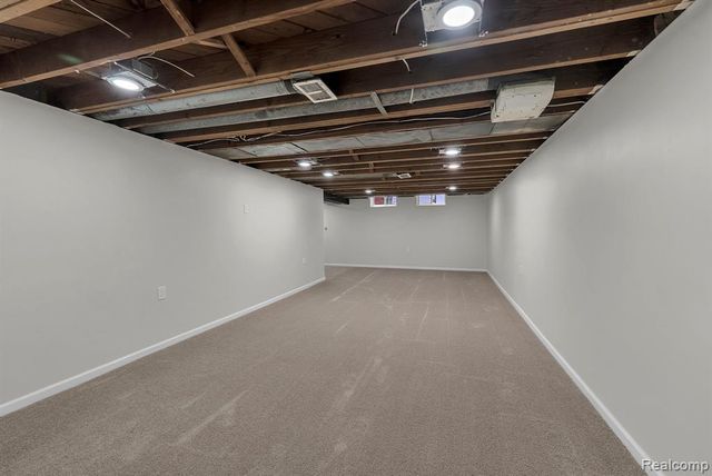 23080 Parklawn Street, Oak Park, MI 48237