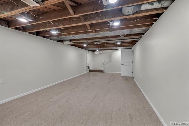 23080 Parklawn Street, Oak Park, MI 48237