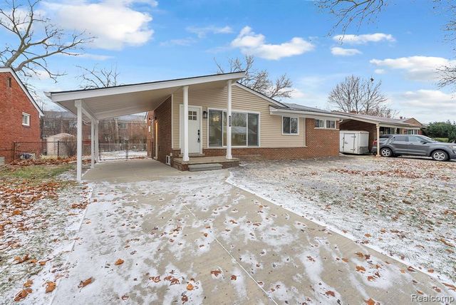 23080 Parklawn Street, Oak Park, MI 48237