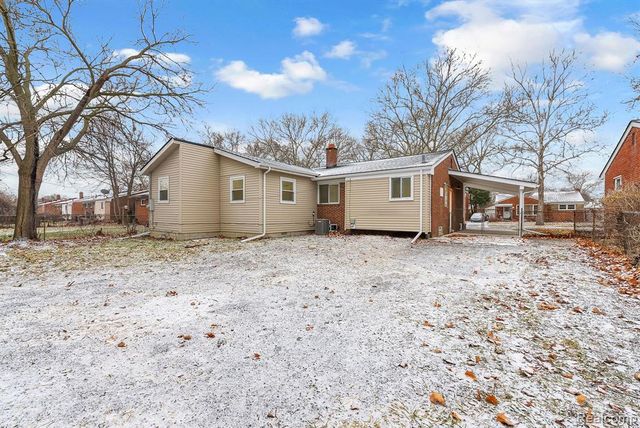 23080 Parklawn Street, Oak Park, MI 48237